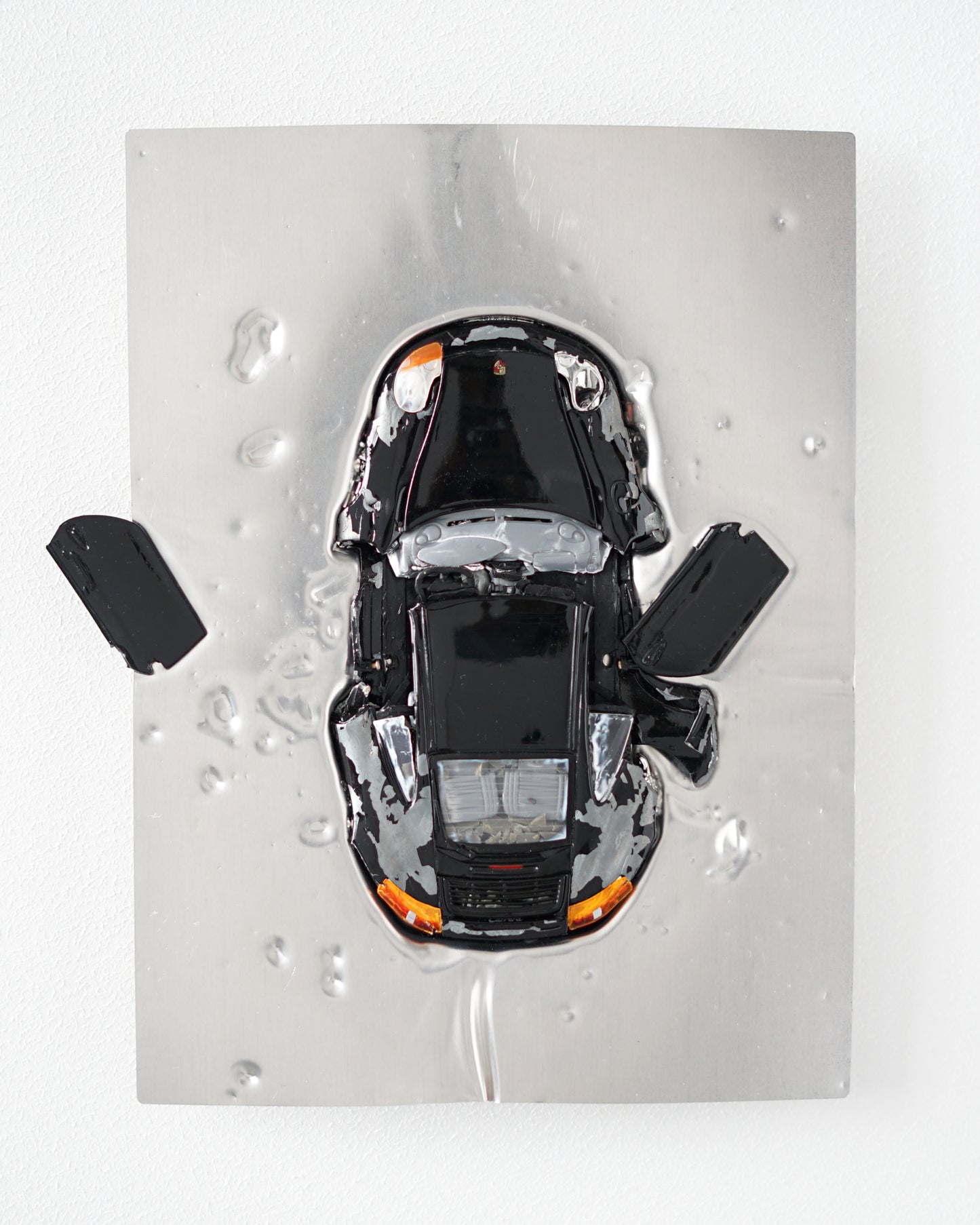 CAR CRASH 1:18 (38 × 28,5 cm)