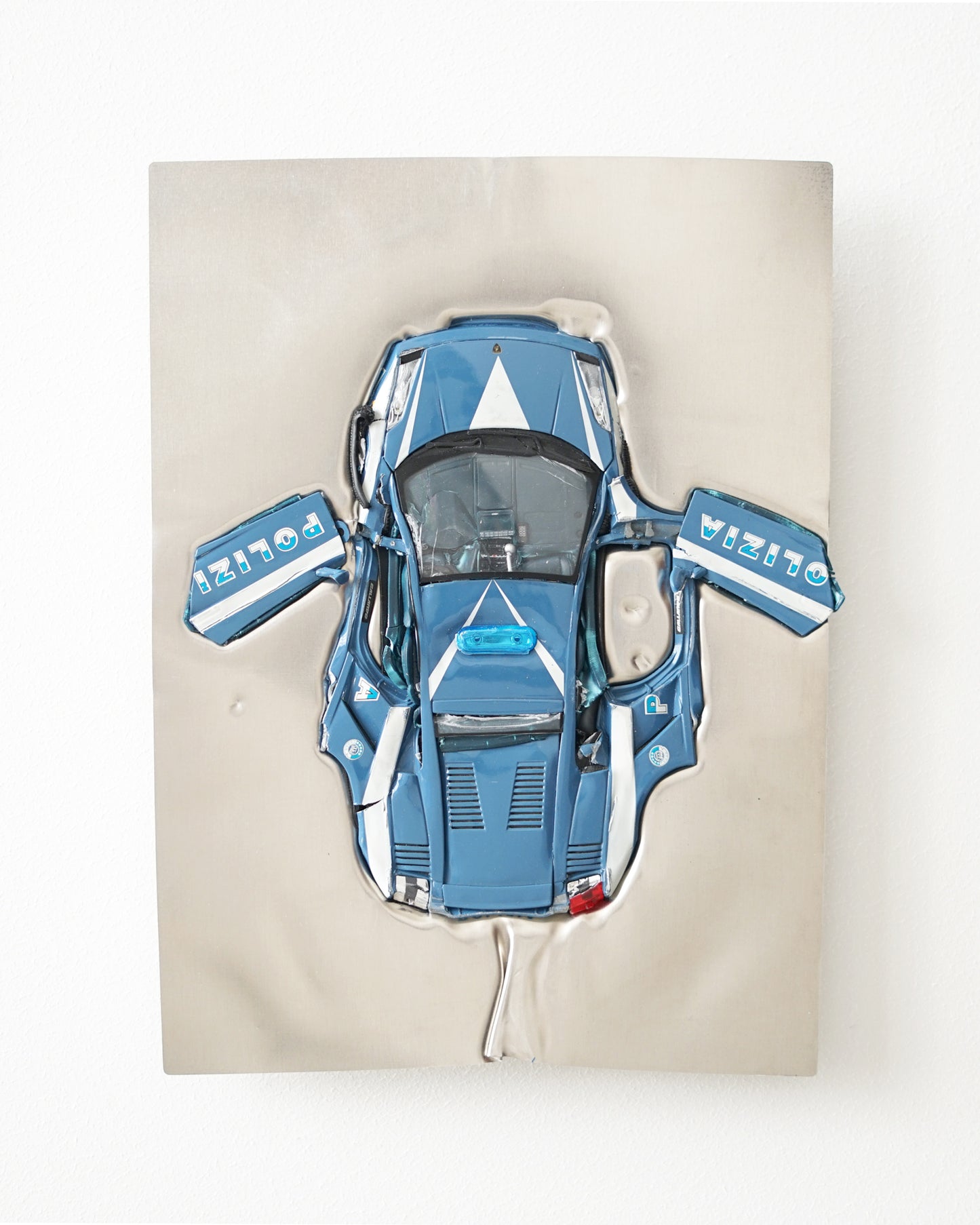 CAR CRASH 1:18 (38 × 28,5 cm)