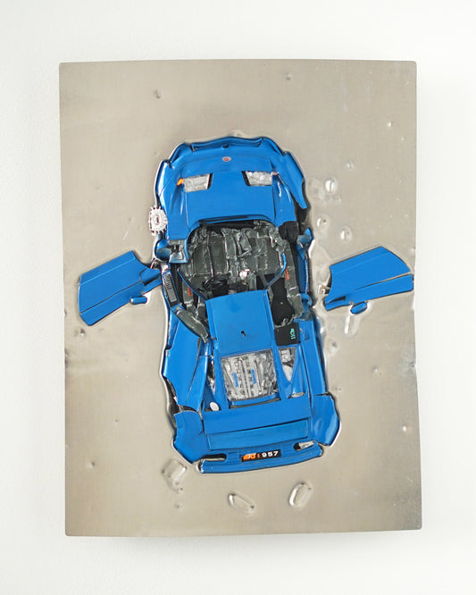 CAR CRASH 1:18 (38 × 28,5 cm)
