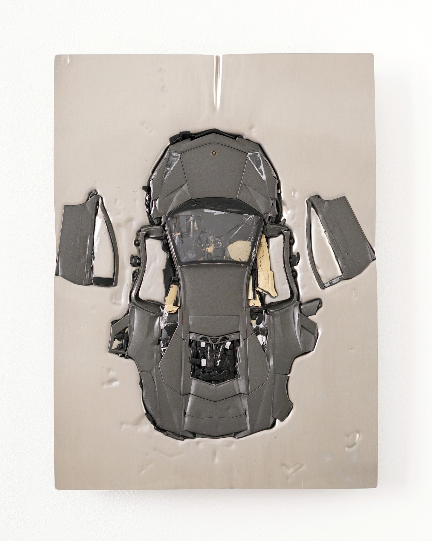 CAR CRASH 1:18 (38 × 28,5 cm)